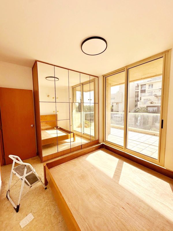 Property 1332  An apartment in a well-maintained building with Italian design - Image 5